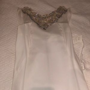 Gorgeous vintage white gown. No size tag believed to be a size 4/6.